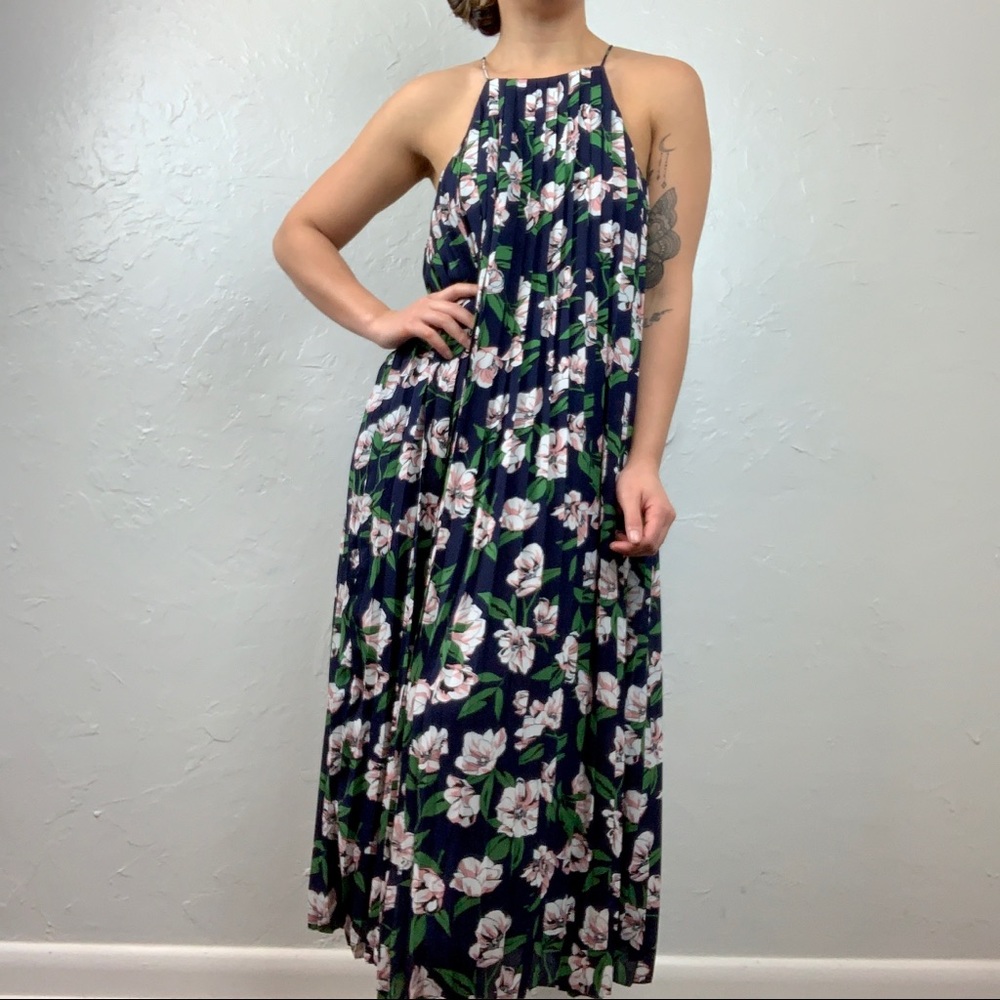 J.O.A Urban Outfitters floral pleated maxi dress size Small